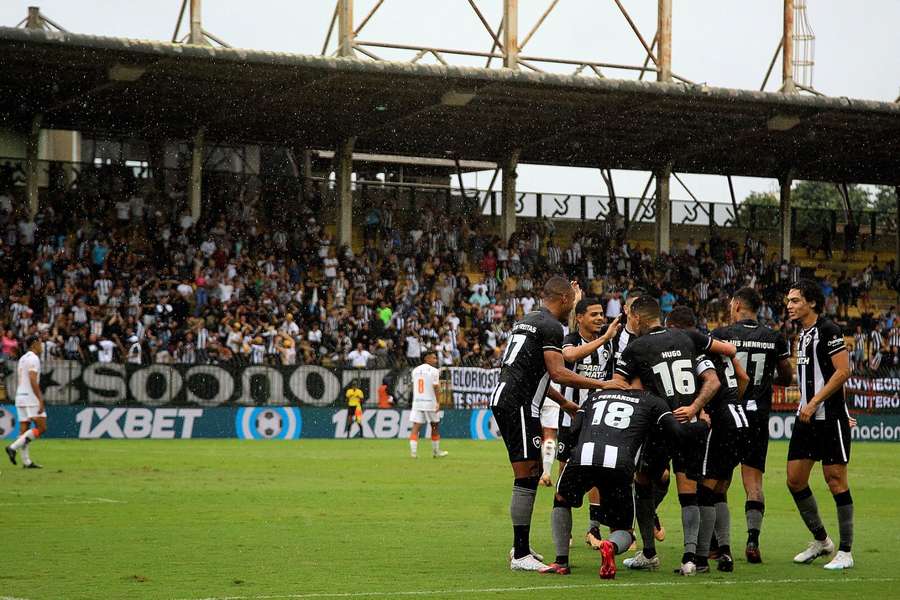 Botafogo, de Luís Castro, conquista Taça Rio, do Carioca