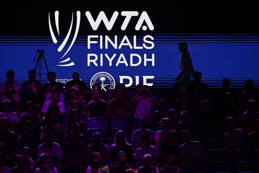 Tenis Flash: Iga Świątek rozpoczyna WTA Finals. Zverev i Humbert zagrają o tytuł w Paryżu