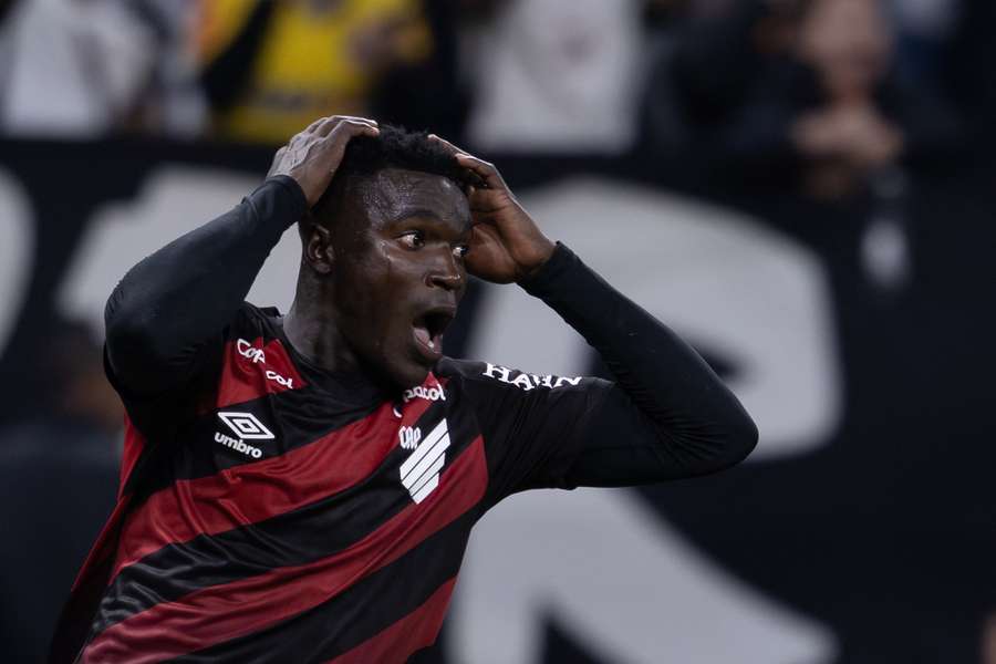 Athletico-PR poderia ter assumido a vice-liderança do Brasileirão