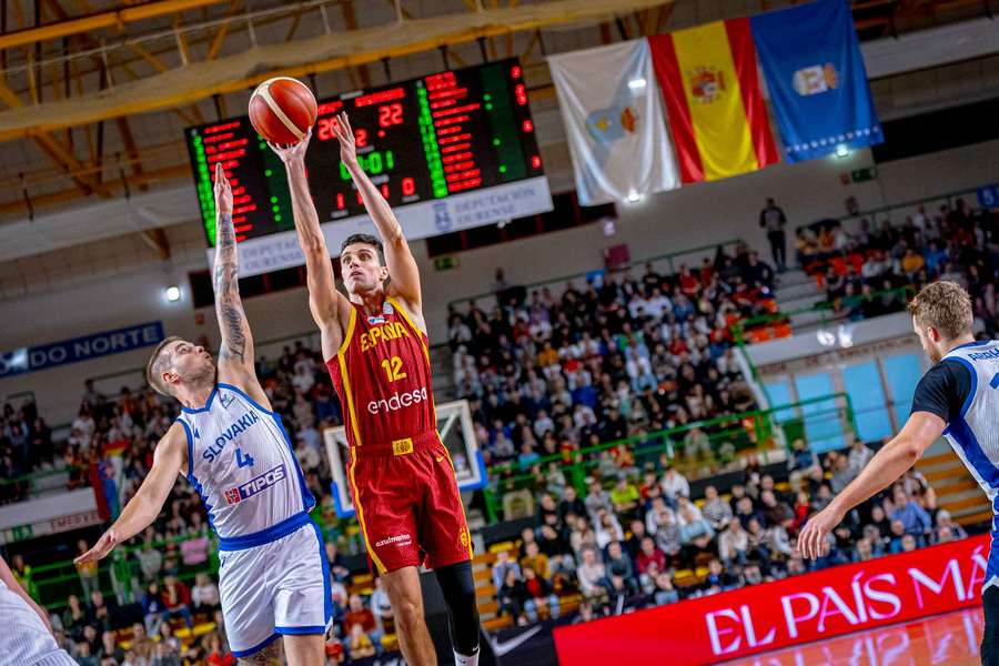 Alocén, clave en la victoria ante Eslovaquia