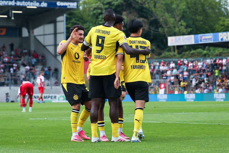 Dortmund jubelt nach dem 2:1 von Guirassy