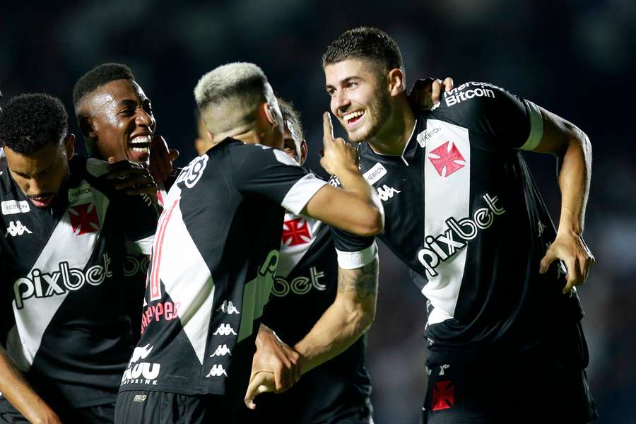 Pedro Raul fez logo dois gols contra o Resende, pelo Campeonato Carioca