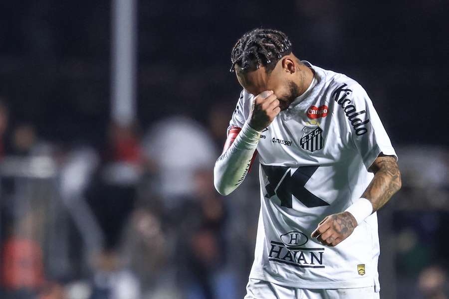 Neymar v slzách po ostudném debaklu.