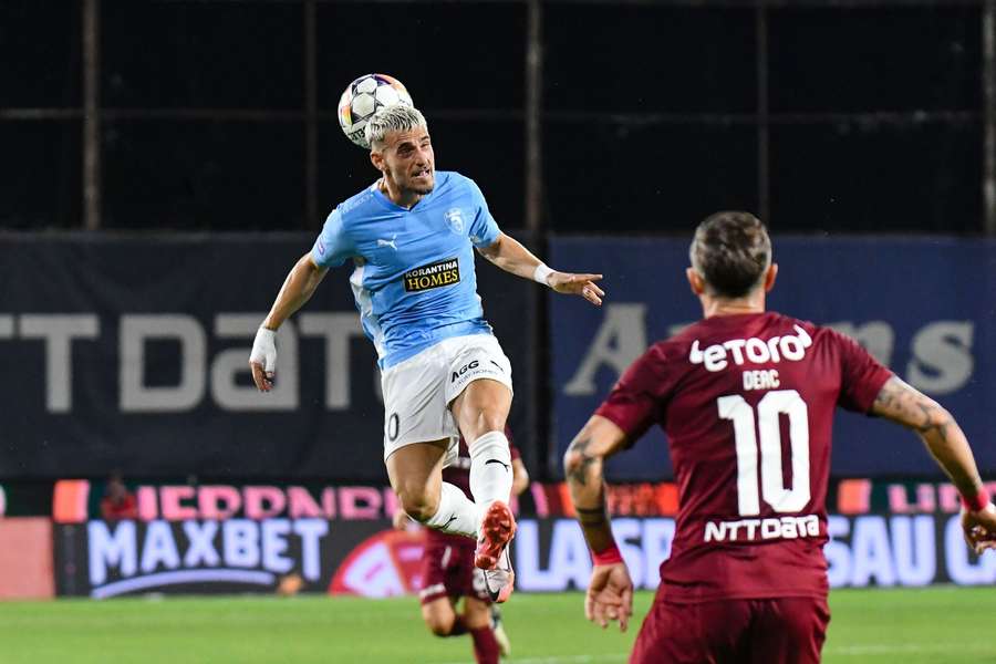Vlad Dragomir, campion în Cipru cu Pafos, în duel cu Ciprian Deac, în preliminariile Europa League din startul sezonului 2024/2025
