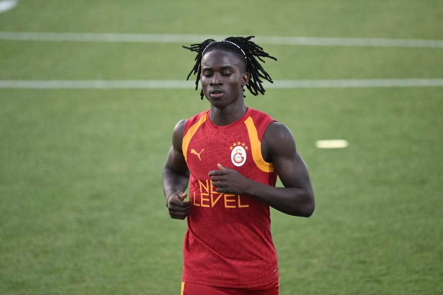 Renato Nhaga está avaliado pelo Flashscore em 5,4 milhões de euros Renato Nhaga está avaliado pelo Flashscore em 5,4 milhões de euros