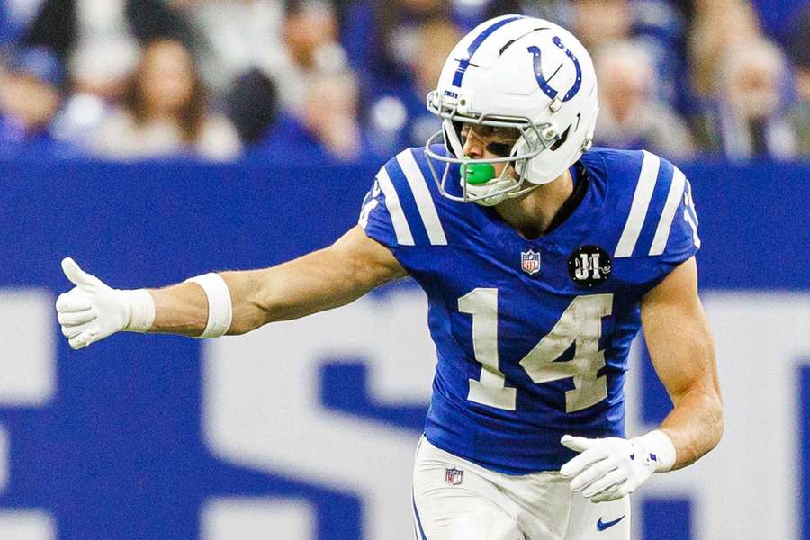 Alec Pierce signals before a snap