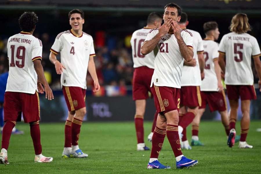 Oyarzábal celebra uno de sus dos goles
