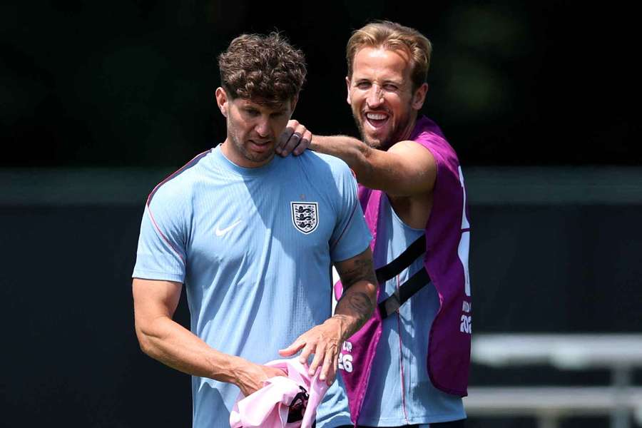 Harry Kane e John Stones durante o treino da Inglaterra em Kansas City Harry Kane e John Stones durante o treino da Inglaterra em Kansas City