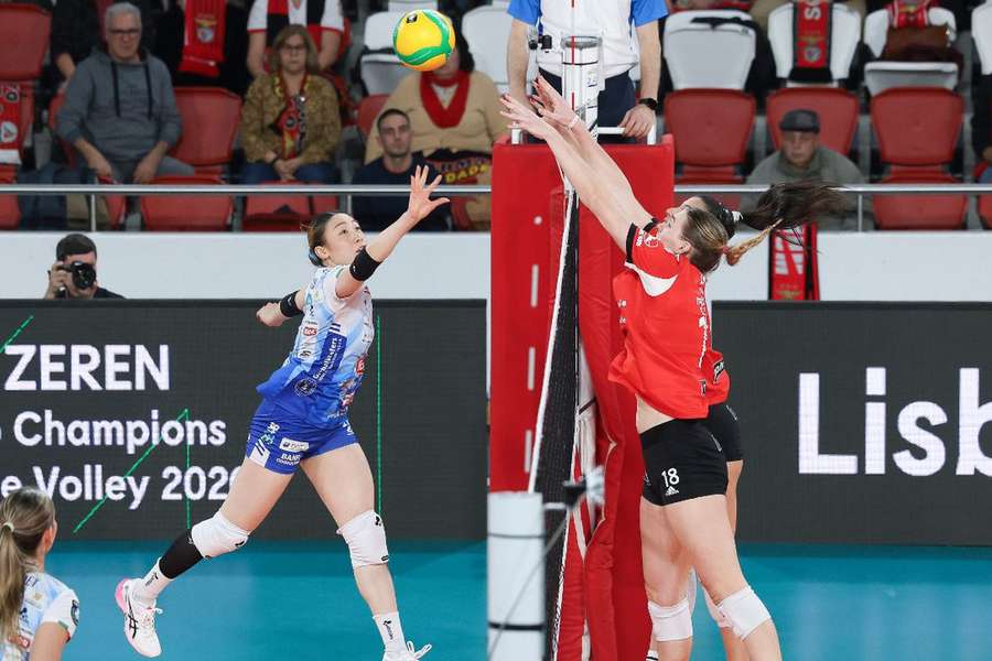 Benfica perdeu por 0-3 na receção ao Novara