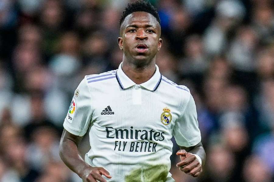 Vini Jr. sofreu com cânticos racistas em clássico contra o Atlético de Madrid, mas caso não foi adiante na Justiça Espanhola