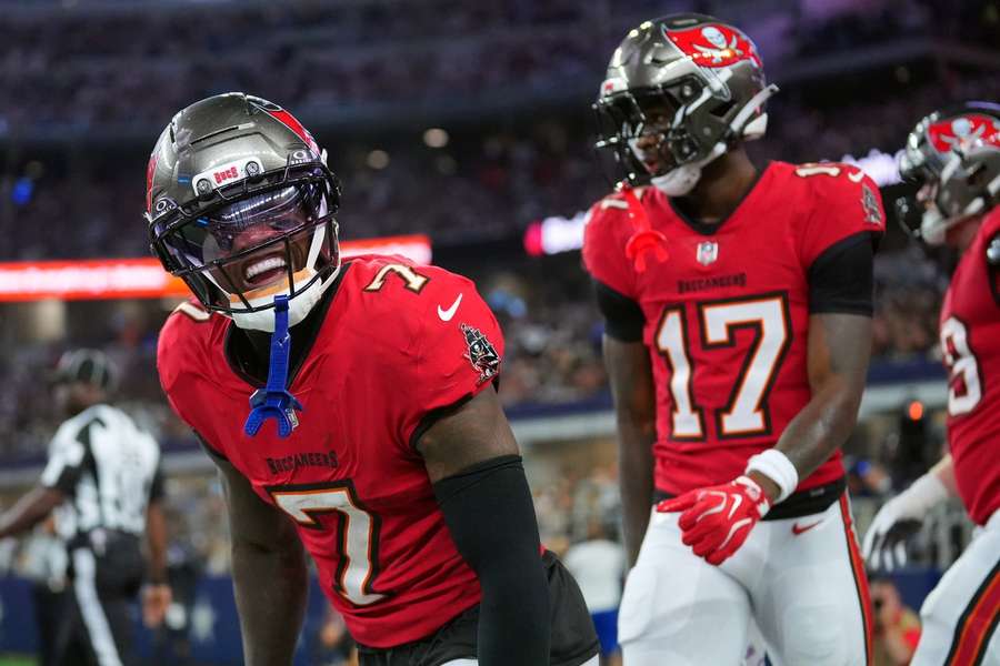 Irving (l.) feiert einen seiner zwei Touchdowns