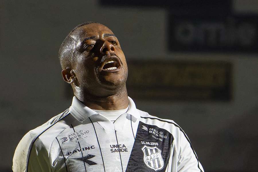 Ponte Preta leva de 6 na Série B e chega a 100% de chance de rebaixamento