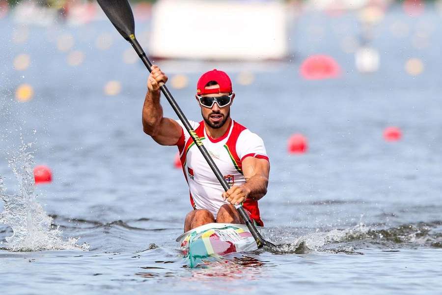 Fernando Pimenta garantiu o ouro ao cumprir a distância em 01.45,29 minuto