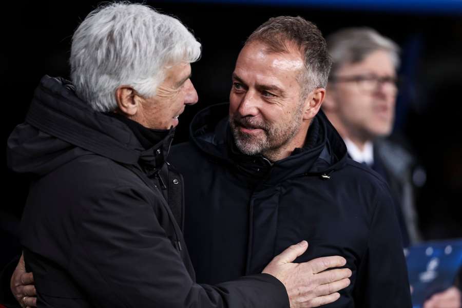 Hansi Flick (r.) und Barcelona trennten sich gegen Gian Piero Gasperinis Atalanta Remis