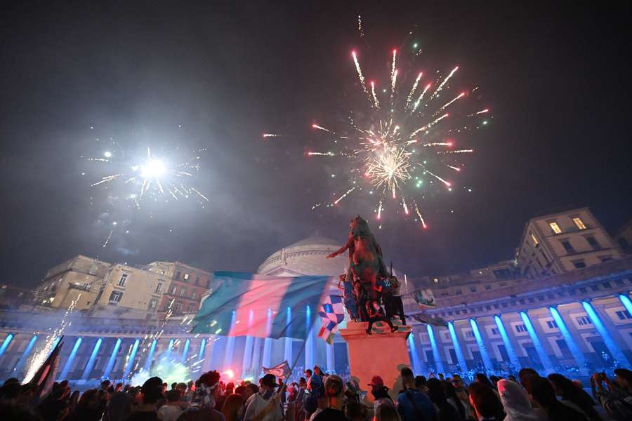 Nápoles desborda felicidad tras una noche de fiesta inolvidable por el Scudetto