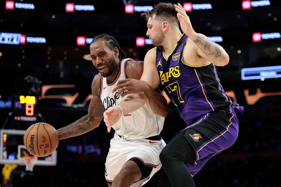 Luka Doncic (r.) im Derby gegen die Clippers