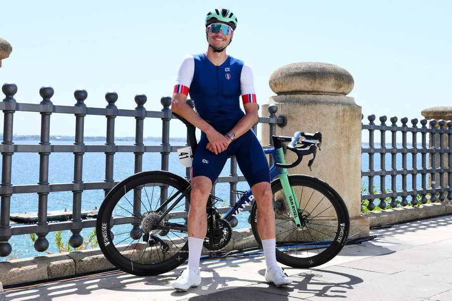 Jacquelinovi učarovala súťažná cyklistika. Jacquelinovi učarovala súťažná cyklistika.