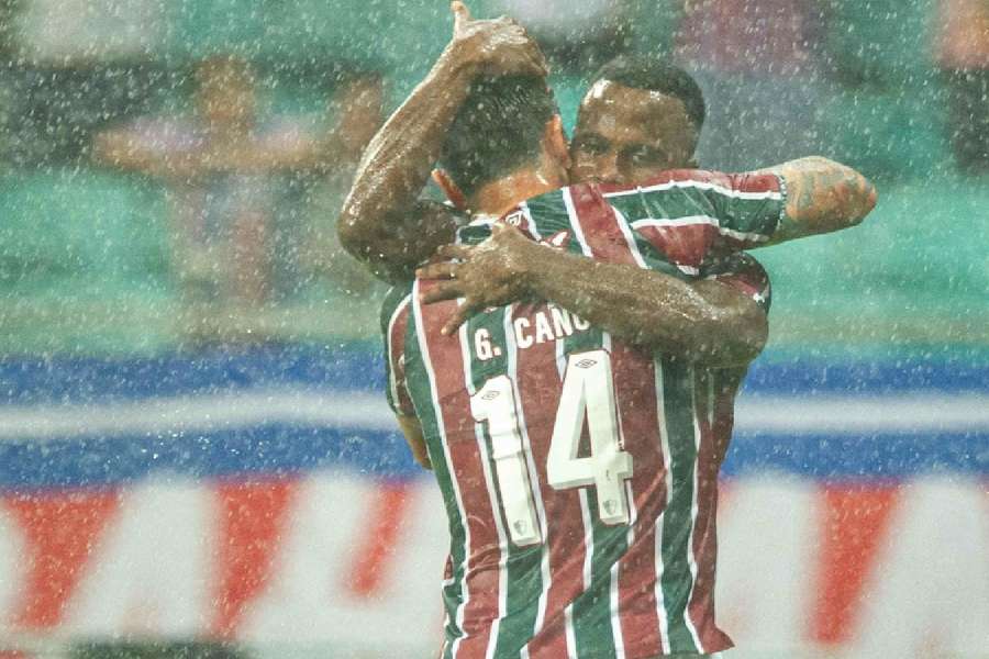 Arias e Cano celebram golo marcado na Fonte Nova