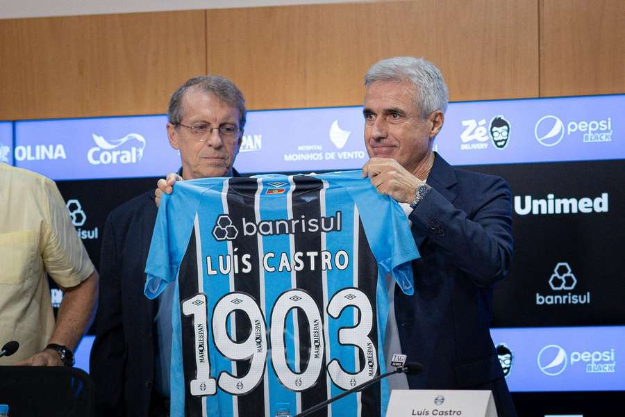 Luís Castro na apresentação como treinador do Grémio