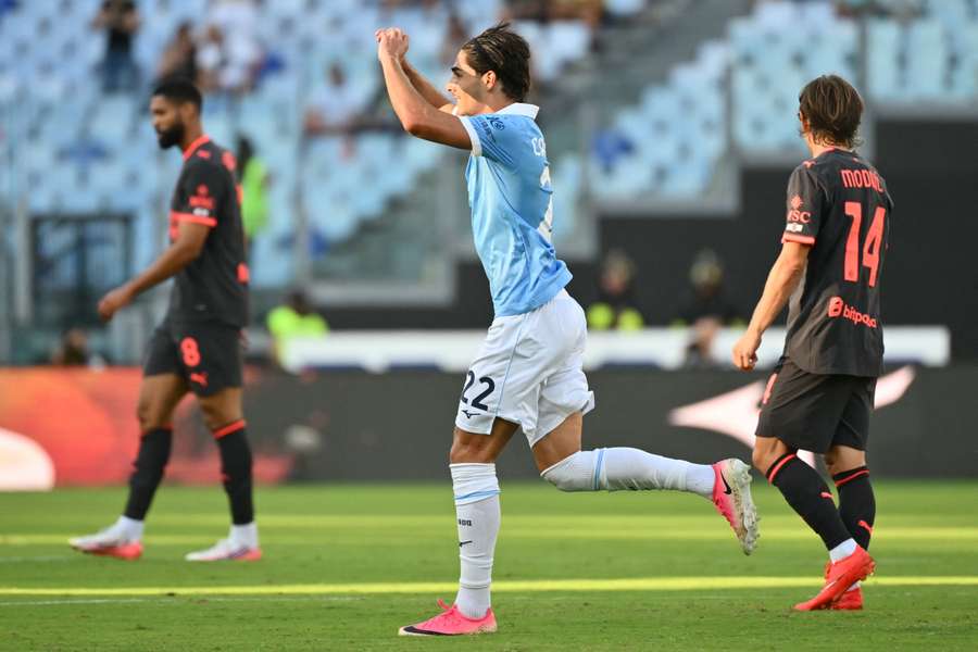 L'esultanza di Matteo Cancellieri dopo la rete dell'1-0 L'esultanza di Matteo Cancellieri dopo la rete dell'1-0