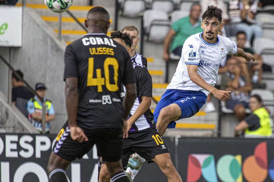 Nacional vence Feirense 