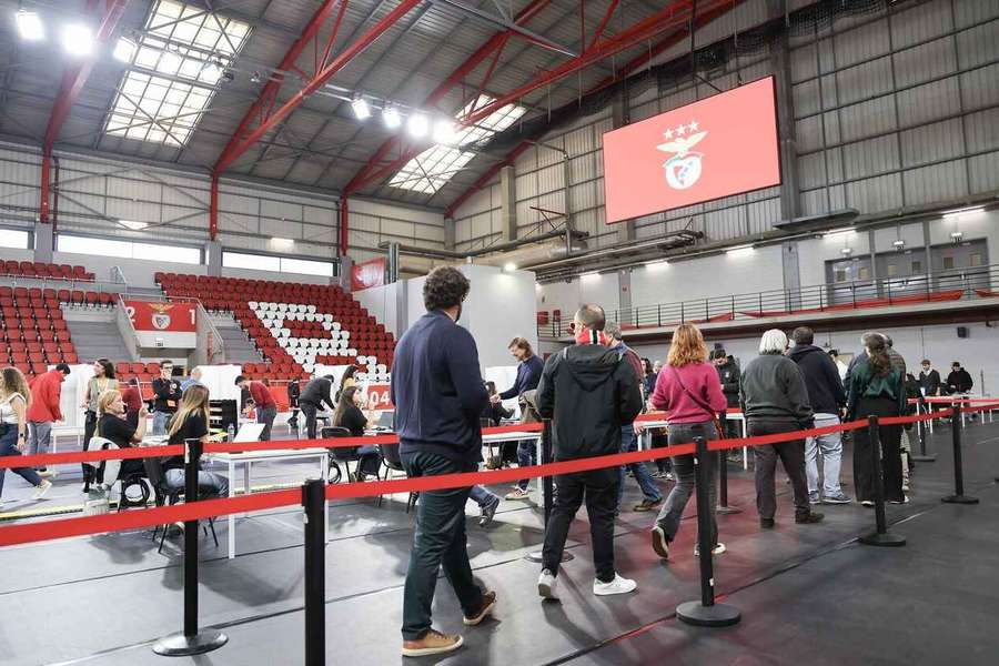 Mesas de voto no Pavilhão da Luz Mesas de voto no Pavilhão da Luz