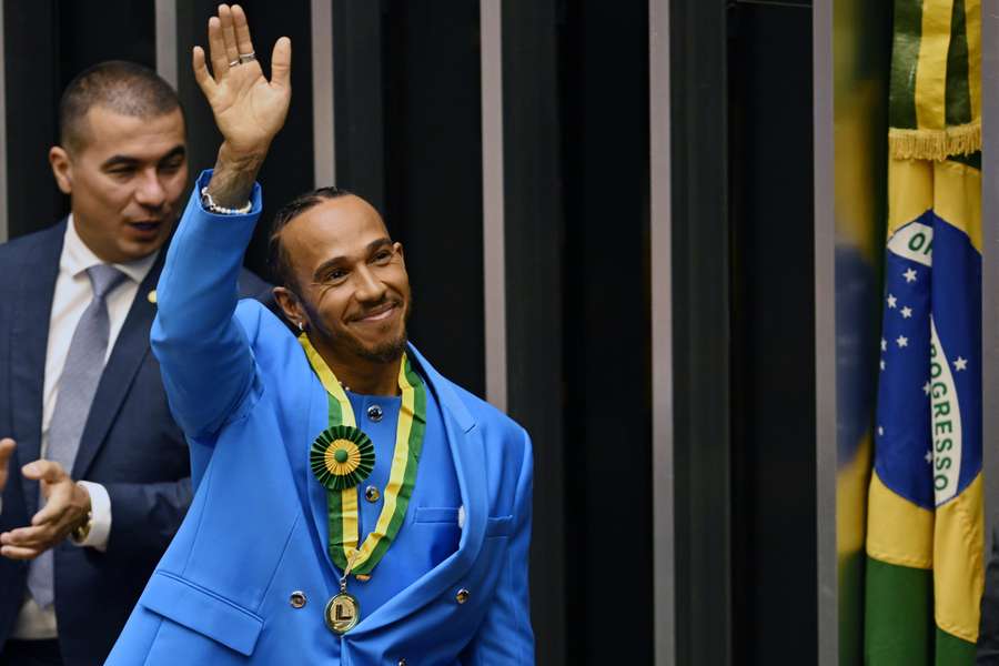Lewis Hamilton foi aplaudido pela Câmara de Deputados, no Brasil, esta segunda-feira