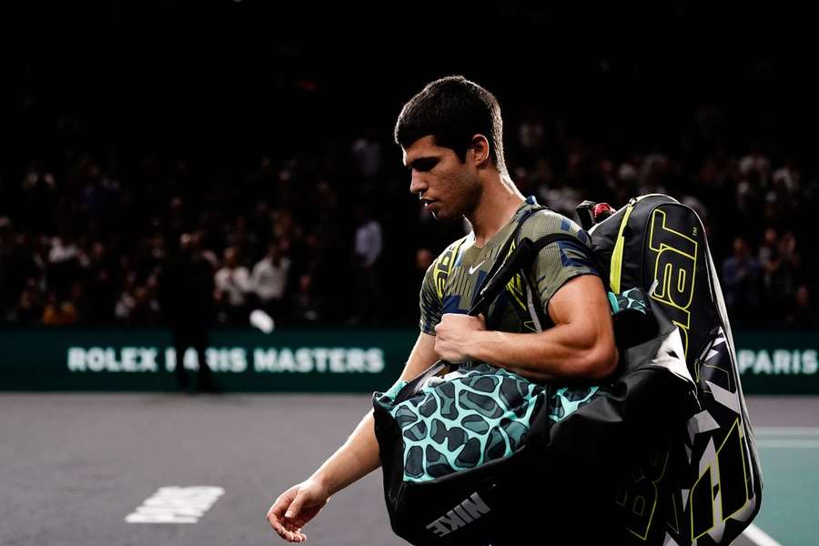 Liderul ATP, Carlos Alcaraz, abandonează la Paris. Rune, Djokovic și Auger-Aliassime merg în semifinale