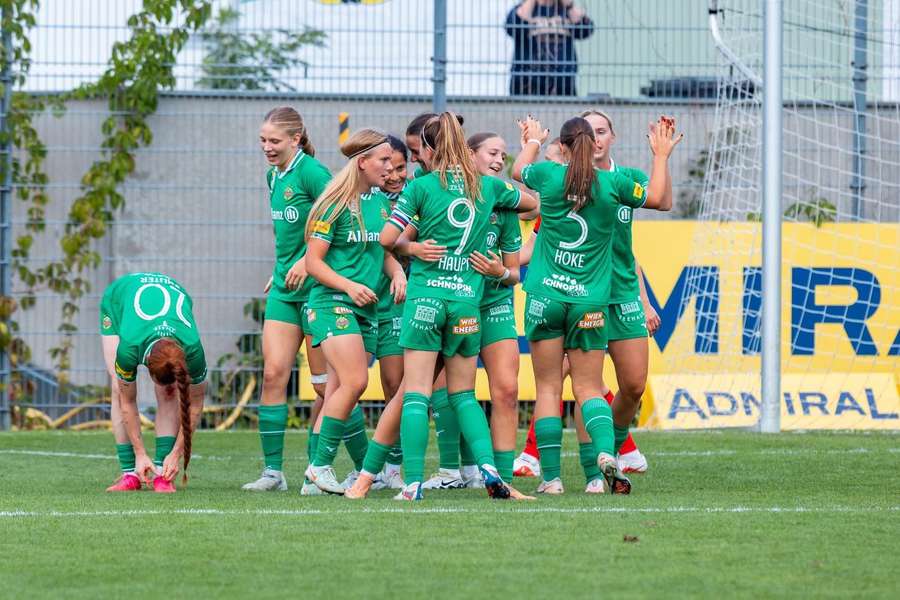 Die Hütteldorferinnen feiern einen historischen Sieg und überholen den LASK in der Tabelle Die Hütteldorferinnen feiern einen historischen Sieg und überholen den LASK in der Tabelle