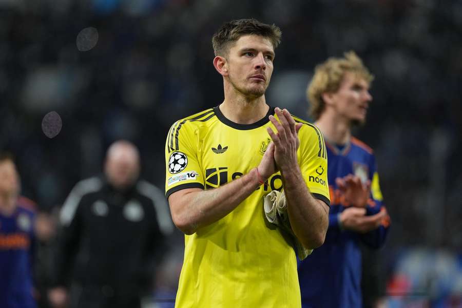 Howe gives worrying update on Newcastle's Pope as Ramsdale steps in: We need him back!