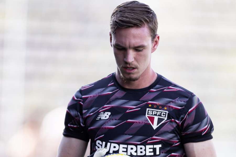 Young Moraes troca o São Paulo pelo Portimonense a título definitivo