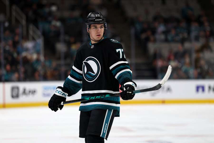 Sharks' Michael Misa records first career point with assist on Adam Gaudette goal