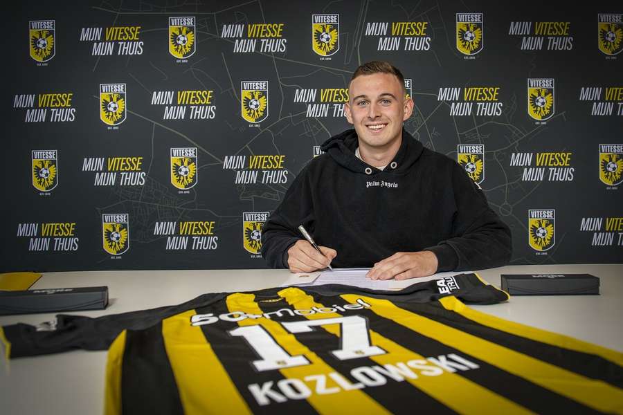 Oficjalnie: Kacper Kozłowski spędzi kolejny rok na wypożyczeniu w Vitesse