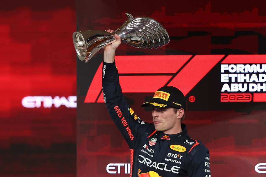 Verstappen voor de laatste keer dit seizoen op het podium