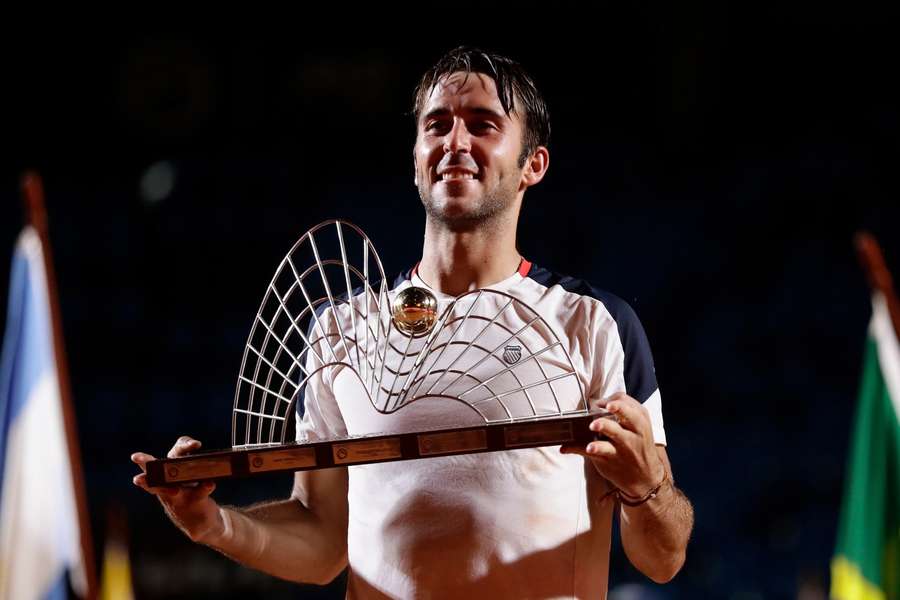 Tomás Martín Etcheverry ovládl podnik v Riu de Janeiru. Tomás Martín Etcheverry ovládl podnik v Riu de Janeiru.