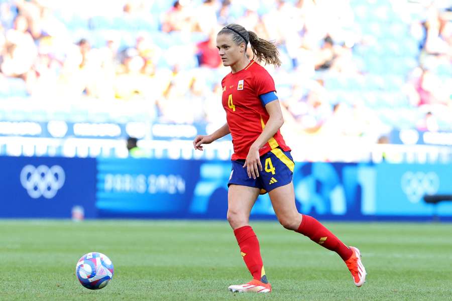 Irene Paredes com a seleção de Espanha durante os Jogos