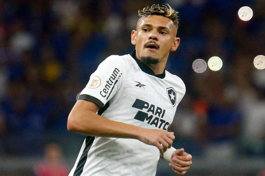 Tiquinho renova com o Botafogo