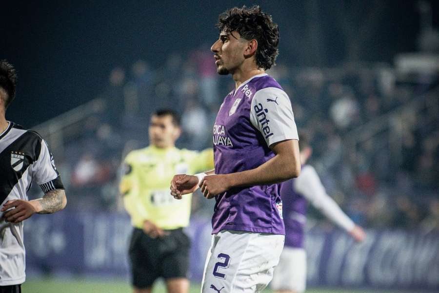 Matías Rocha chega do Defensor Sporting