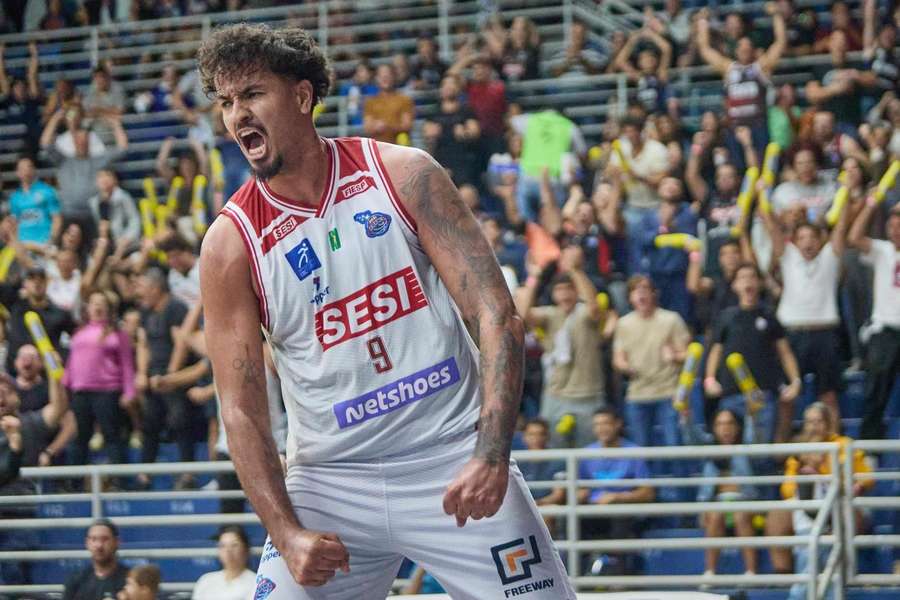 Lucas Dias comandou grande vitória do Franca no Pedrocão