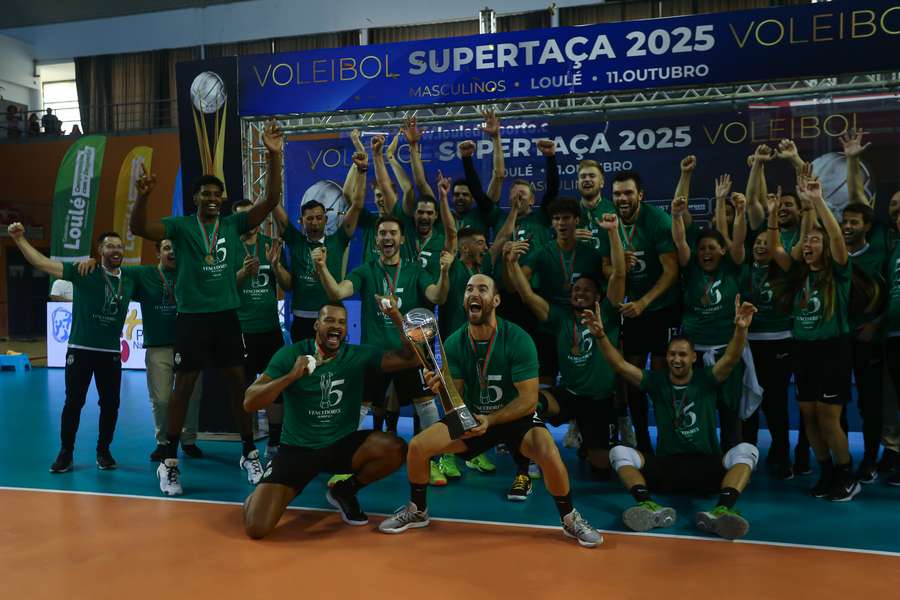 Leões levaram a melhor no dérbi
