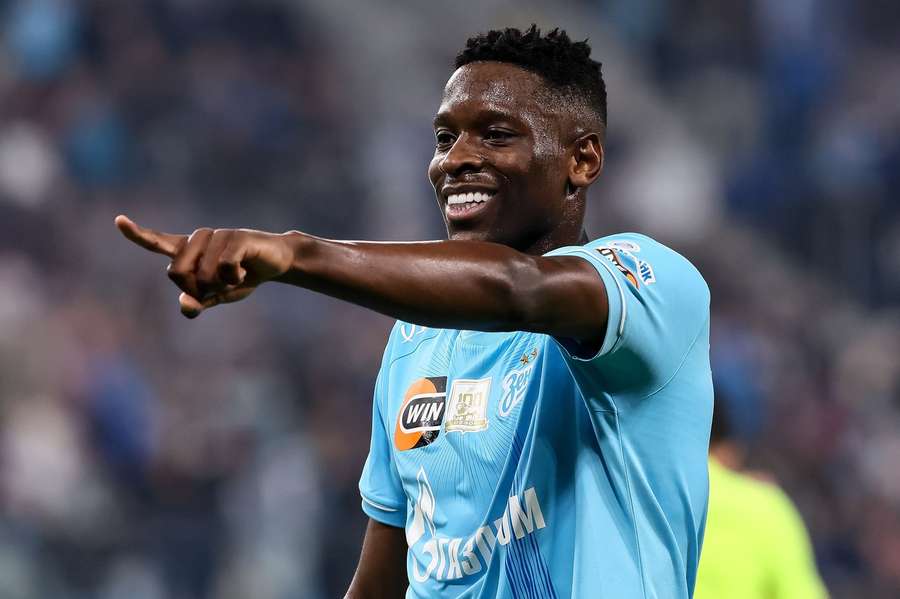 Luiz Henrique seguirá no Zenit Luiz Henrique seguirá no Zenit