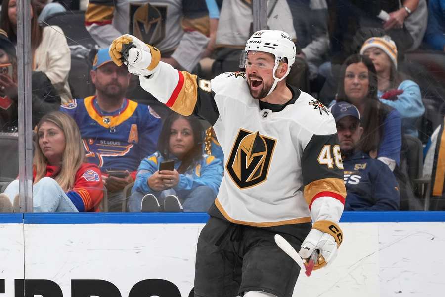 Hertl dal gól ve třetím utkání v řadě. Hertl dal gól ve třetím utkání v řadě.