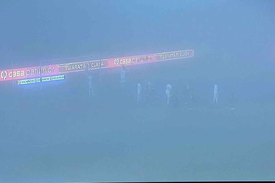 Ceață densă la FC Botoșani - CFR Cluj