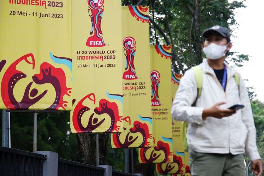 "Pogrzebane marzenia": Gracze i fani zdezorientowani po odebraniu mundialu U-20 Indonezji
