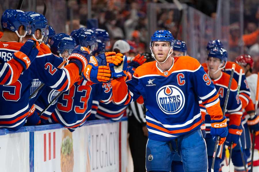 McDavid uplynulý týden pokořil hranici 1000 bodů v NHL.