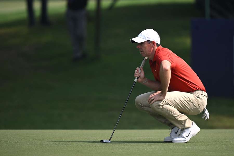 McIlroy putts in India