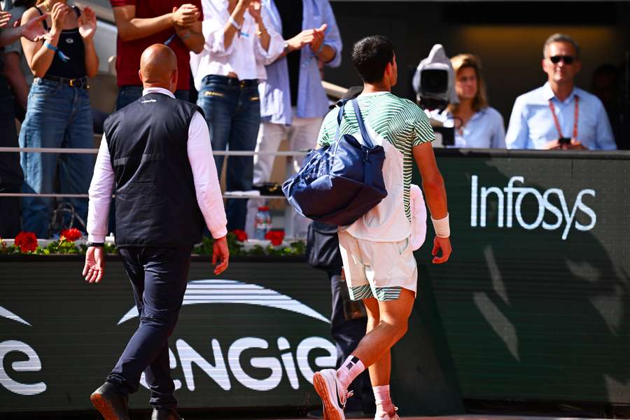 Carlos Alcaraz konnte teils nur noch humpeln, Djokovic zog sein Spiel recht unbeeindruckt durch