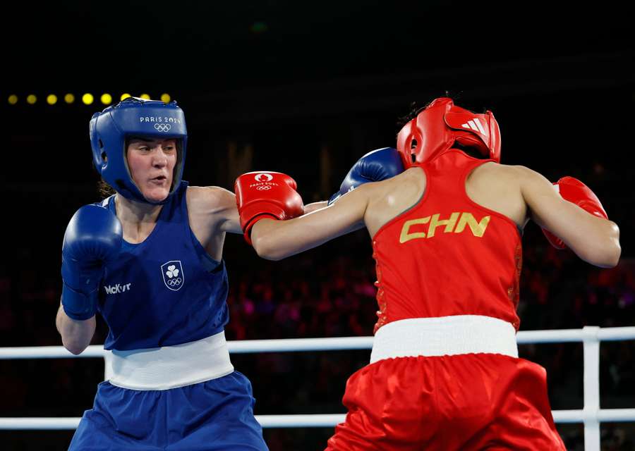 Kellie Harrington and Yang Wenlu in action