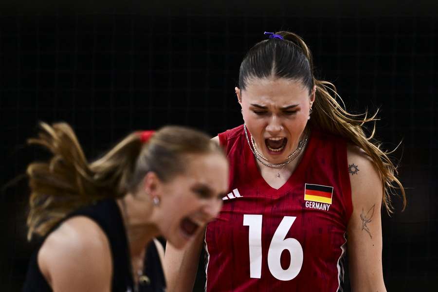 Anastasia Cekulaev und die DVV-Damen bezwingen Brasilien.