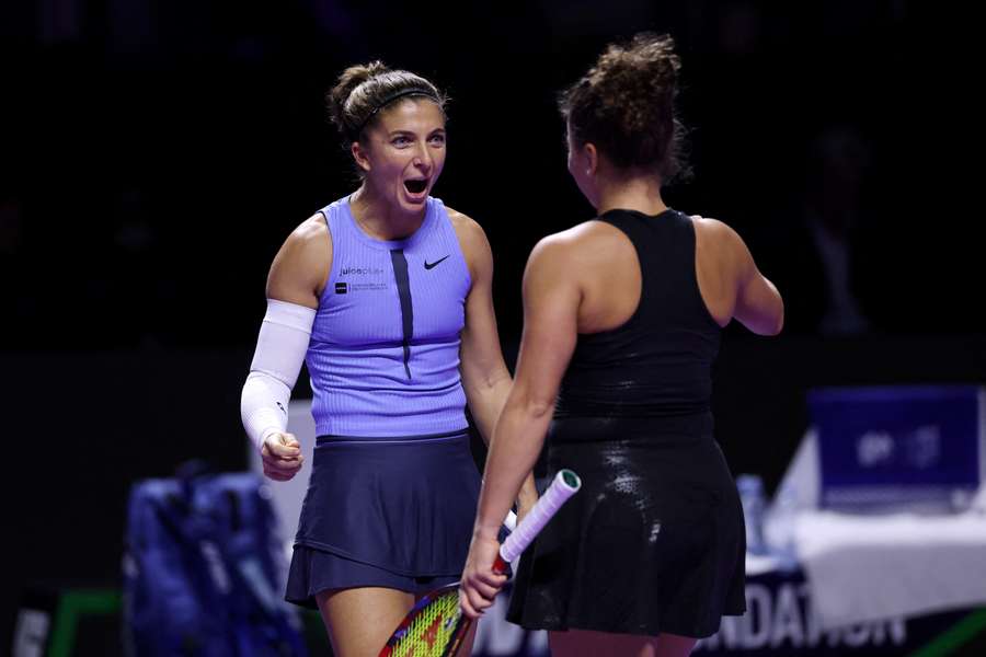 Sara Errani și Jasmine Paolini la WTA Finals